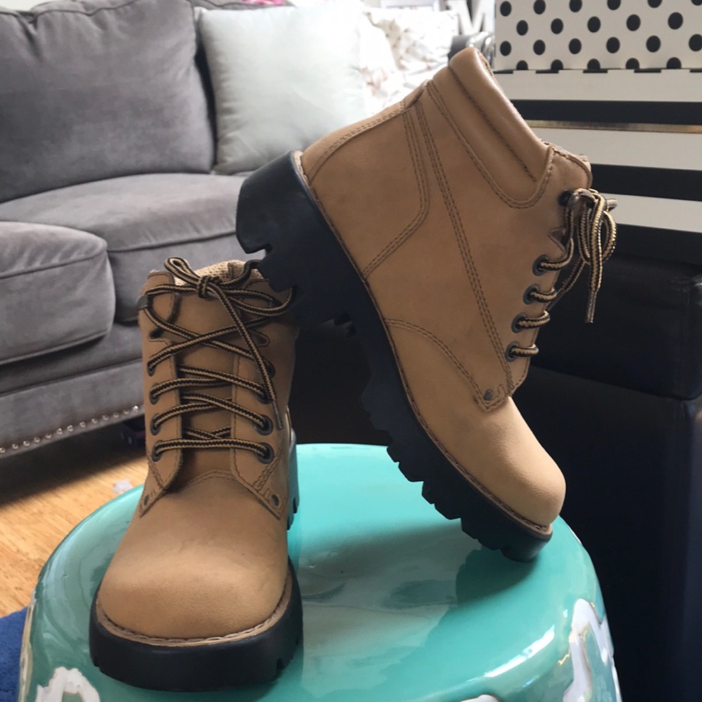 Men’s like new Work Boots!
